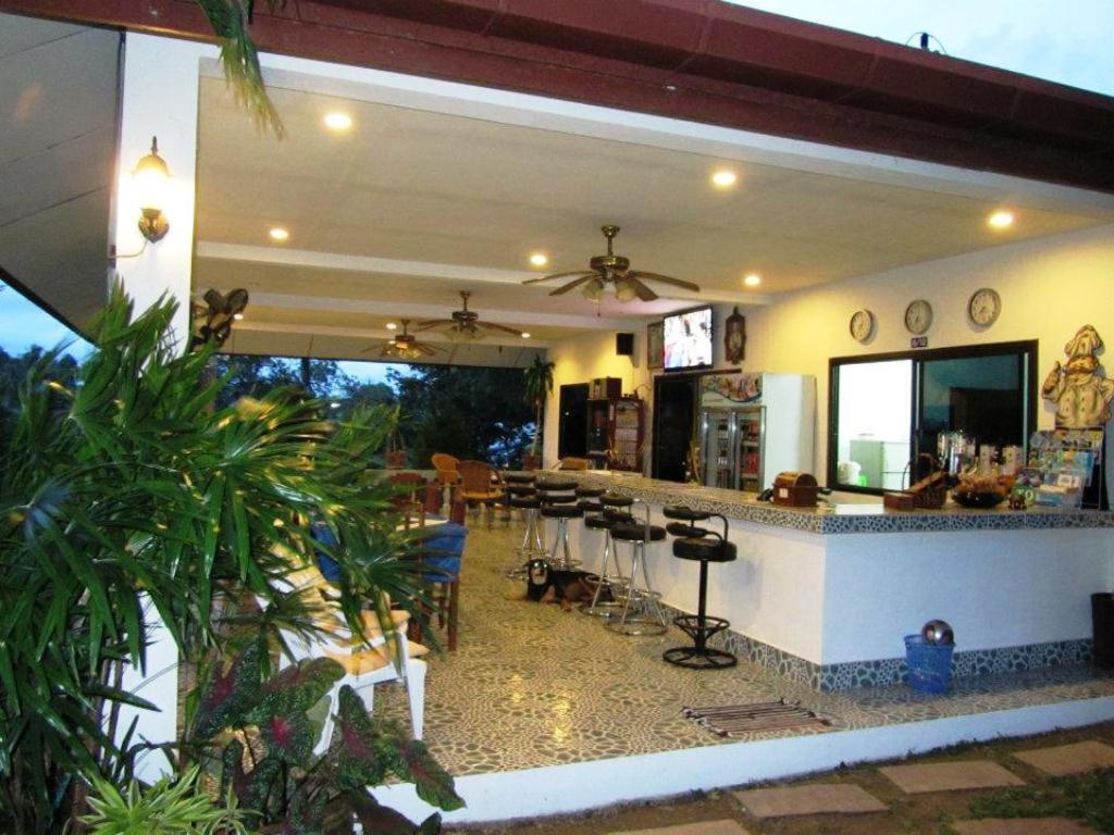 D&K Smiley Phuket Resort Rawai Eksteriør billede