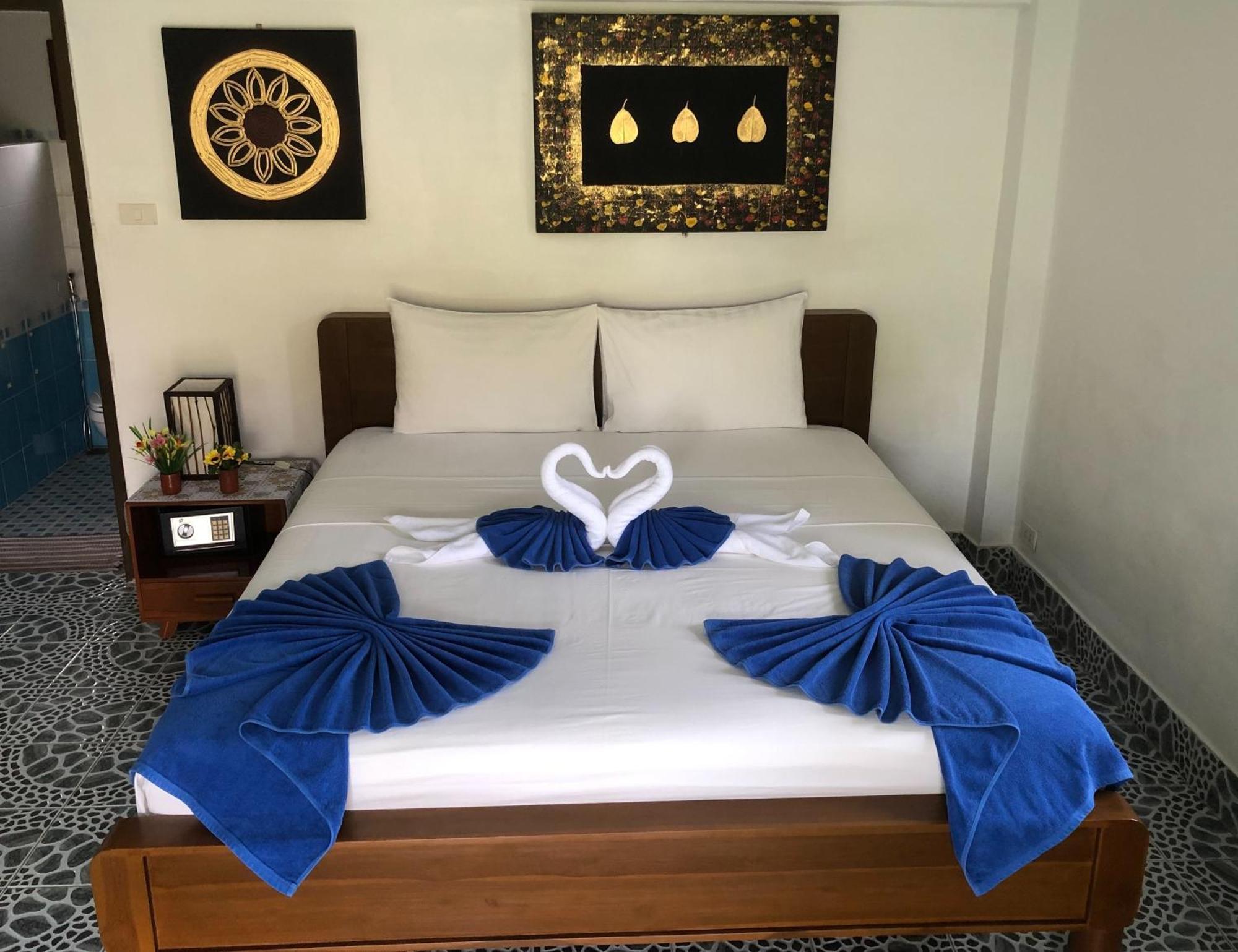 D&K Smiley Phuket Resort Rawai Eksteriør billede